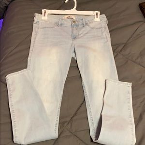 Light wash hollister skinny jeans